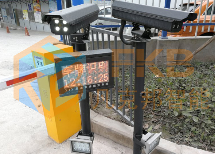 小區(qū)車(chē)牌識(shí)別系統(tǒng)